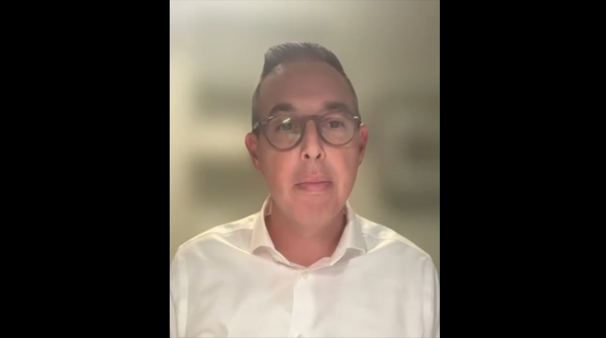 The Frontline Listening Gap: Why Retail and Healthcare Workers Need Different Approaches